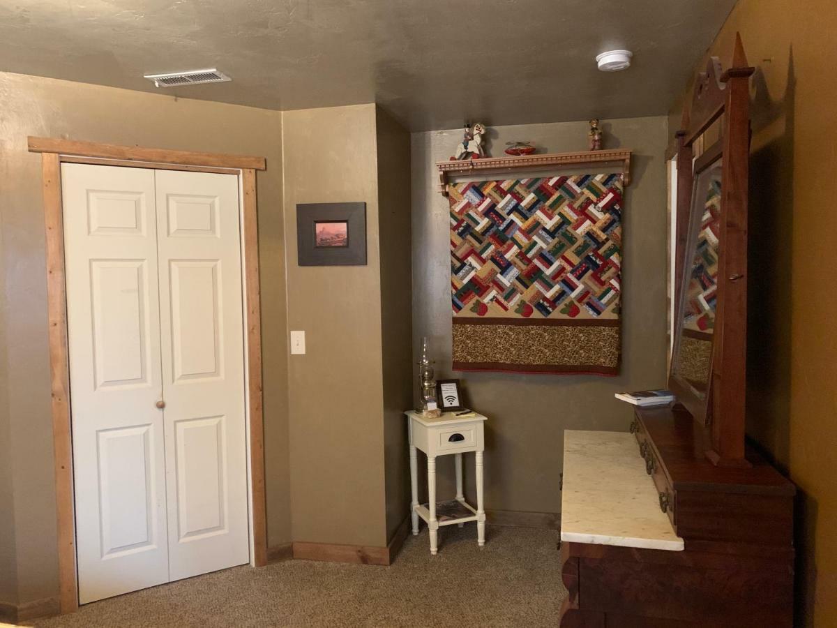 Zion'S Backyard Bed And Breakfast Colorado City Exterior foto